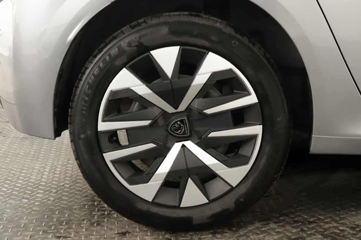 peugeot-208-2025-gasolina-1199cc