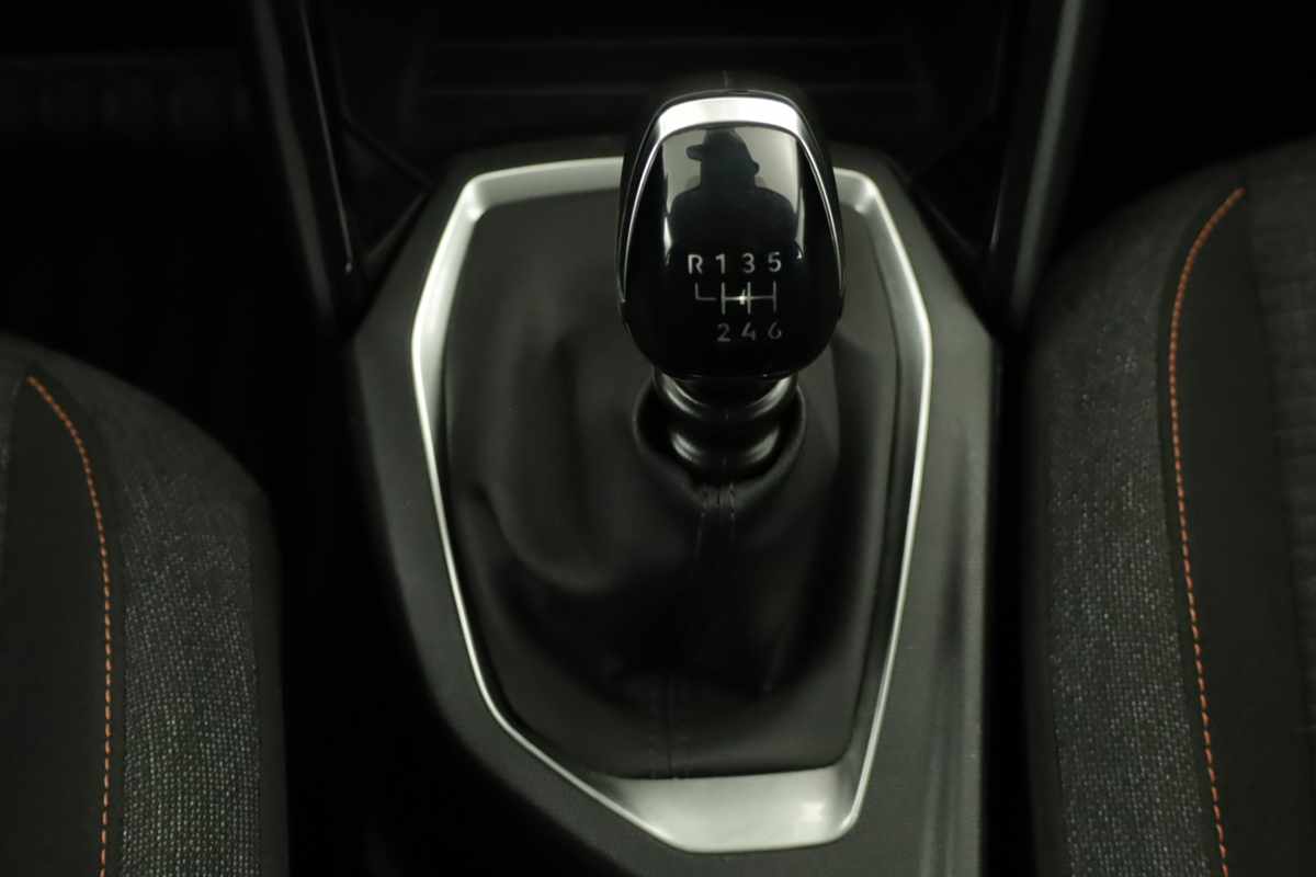 peugeot-208-2025-gasolina-1199cc
