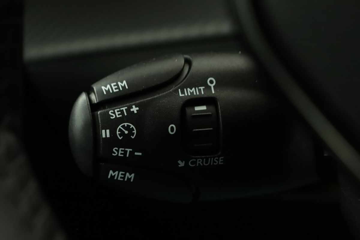 peugeot-208-2025-gasolina-1199cc