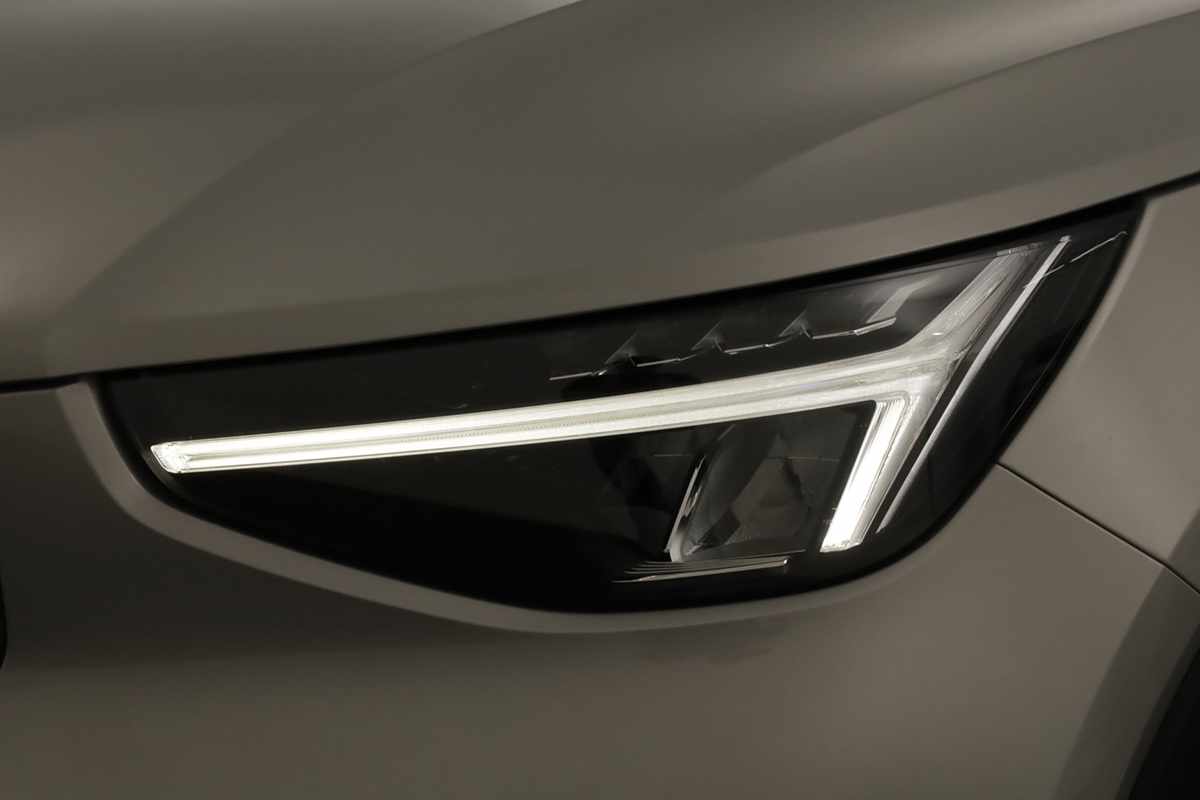volvo-xc40-2024-gasolina-1477cc