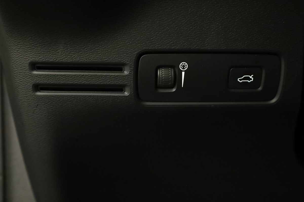 volvo-xc40-2024-gasolina-1477cc