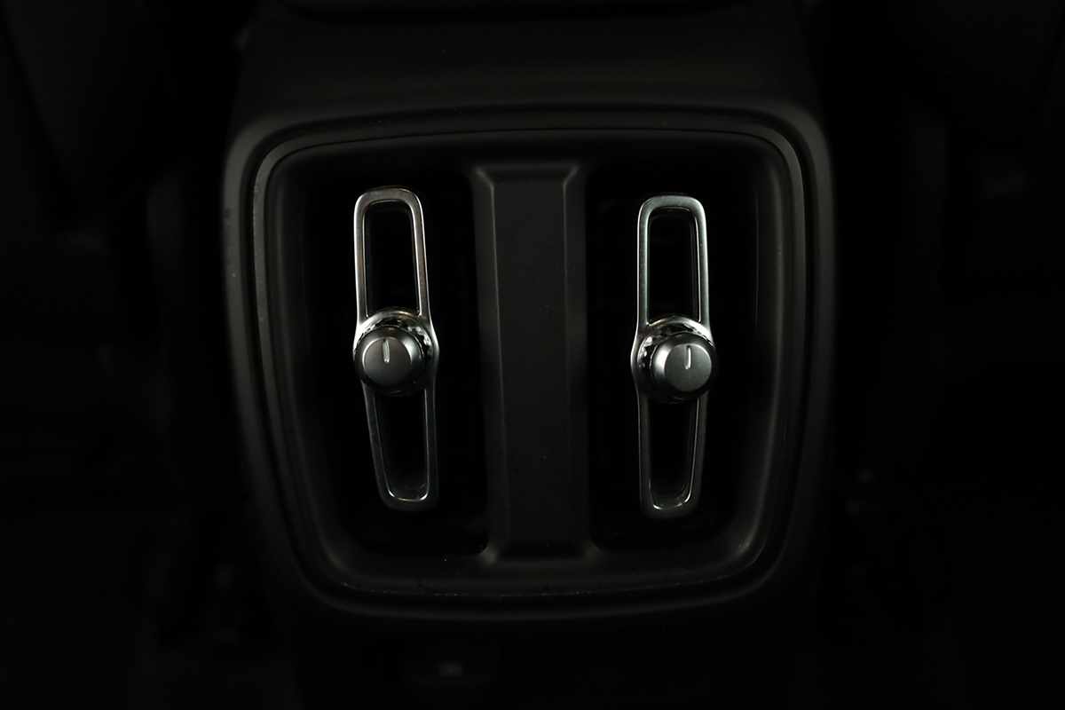 volvo-xc40-2024-gasolina-1477cc