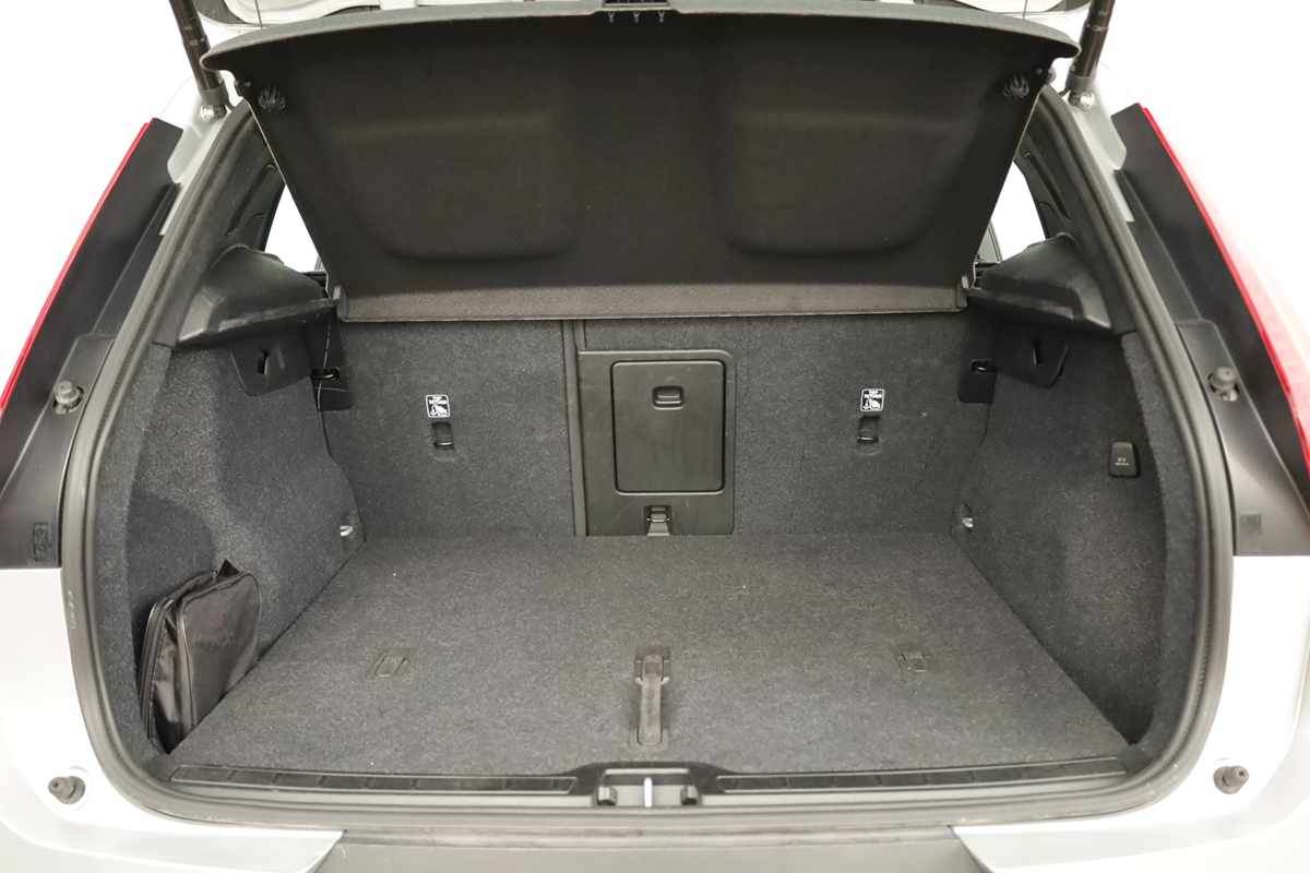 volvo-xc40-2024-gasolina-1477cc