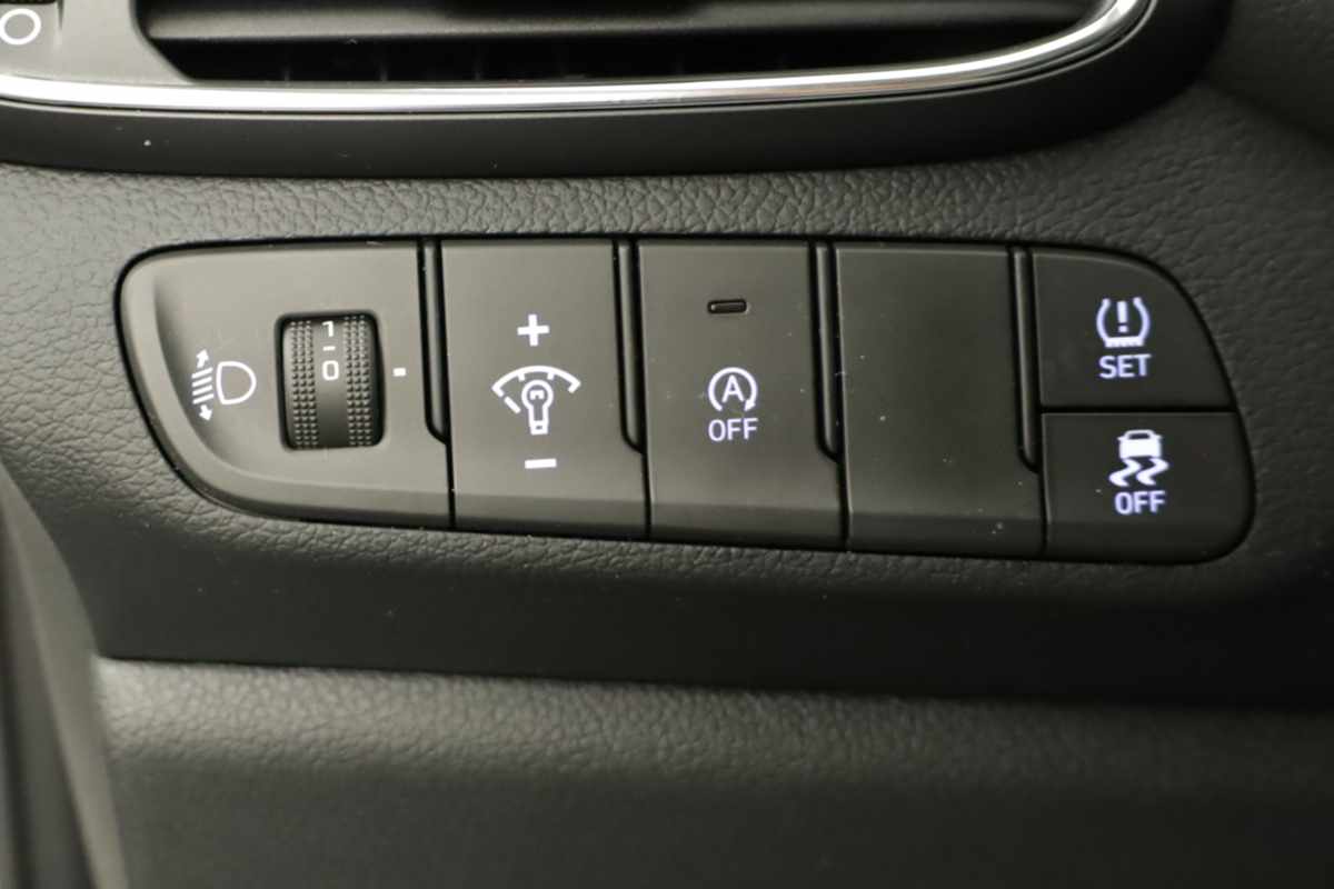 hyundai-i30-2025-gasolina-998cc