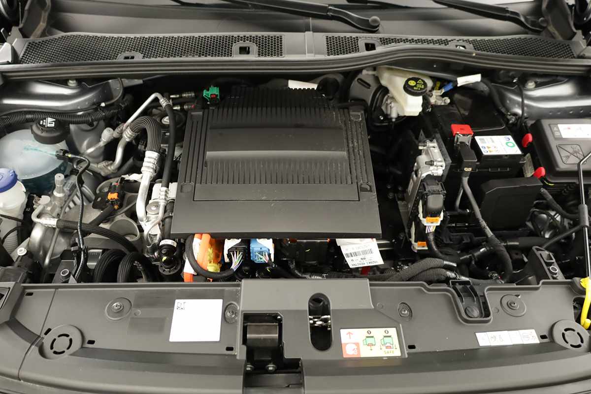 peugeot-e-208-2025-eletrico-0cc