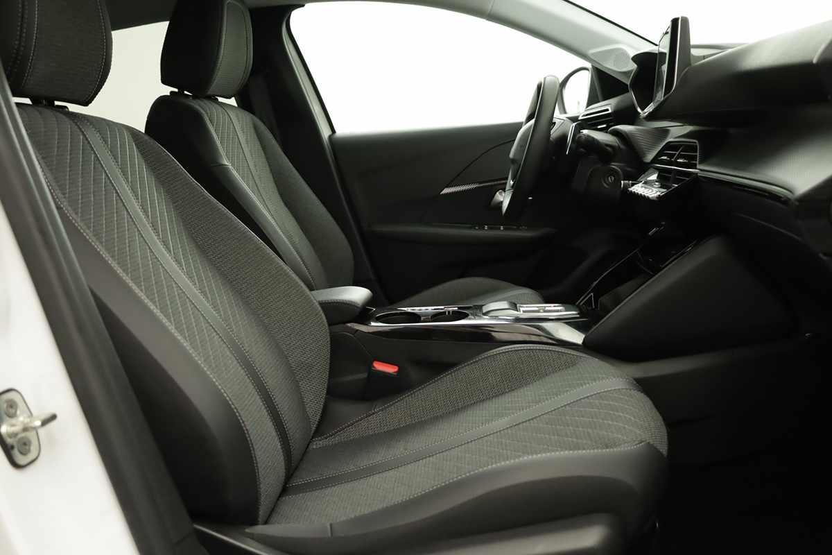 peugeot-208-2025-gasolina-1199cc