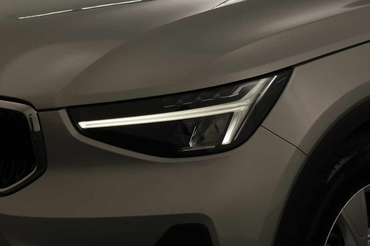 volvo-xc40-2025-gasolina-1969cc