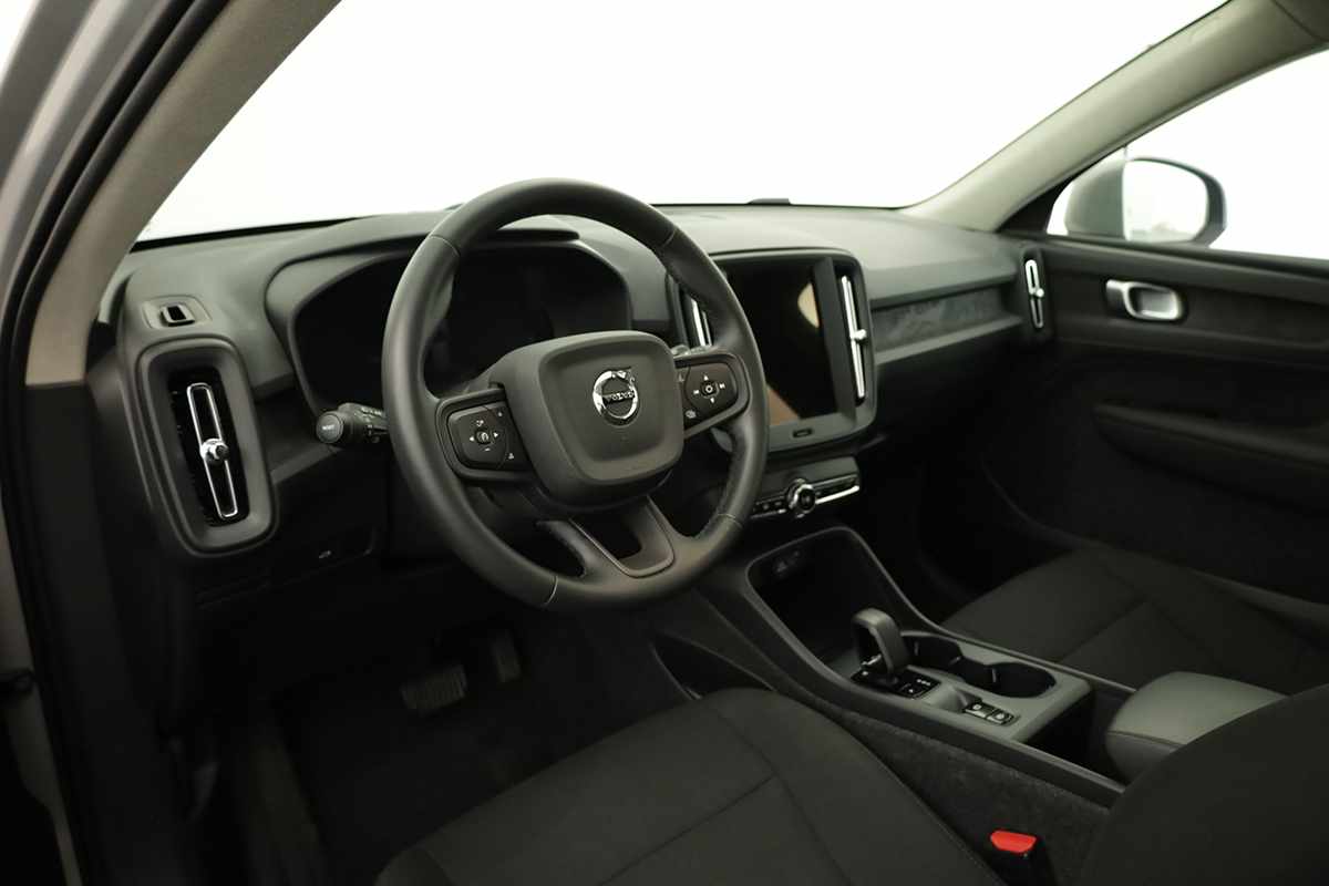 volvo-xc40-2025-gasolina-1969cc