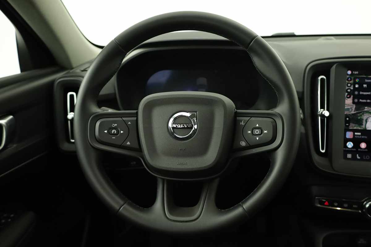 volvo-xc40-2025-gasolina-1969cc