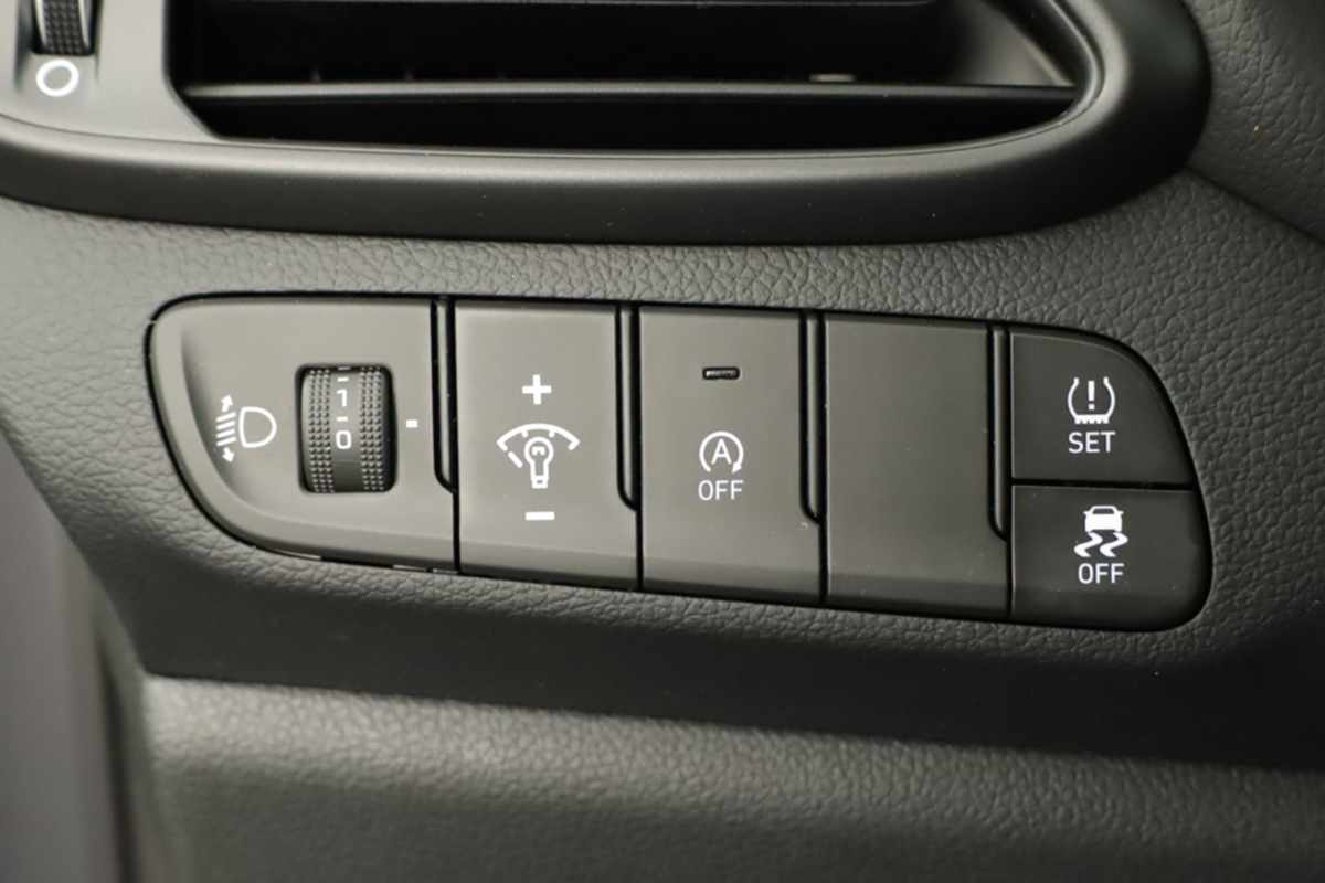 hyundai-i30-2025-gasolina-998cc