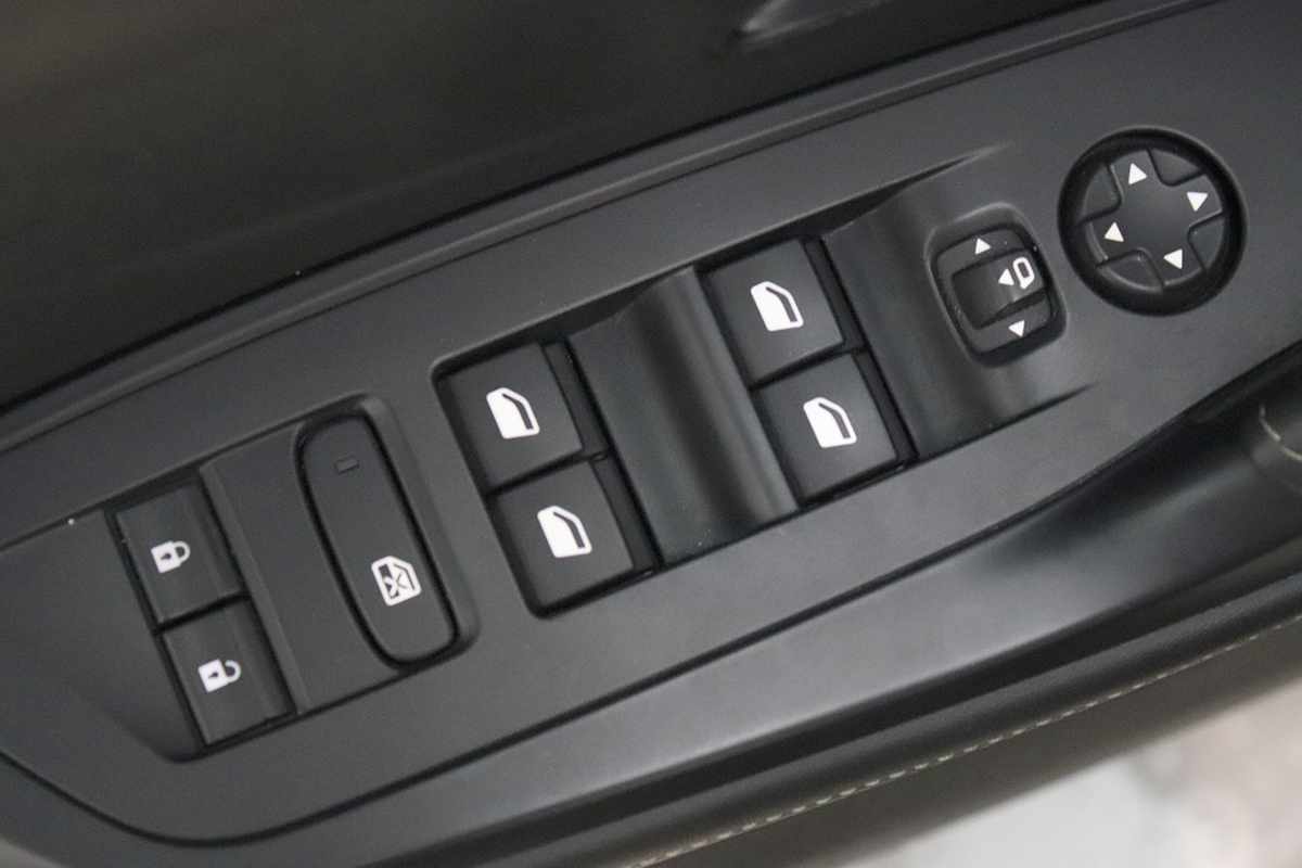 peugeot-308-2024-gasolina-1199cc