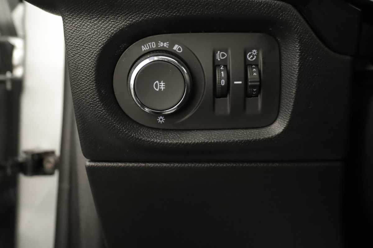 opel-corsa-2025-gasolina-1199cc