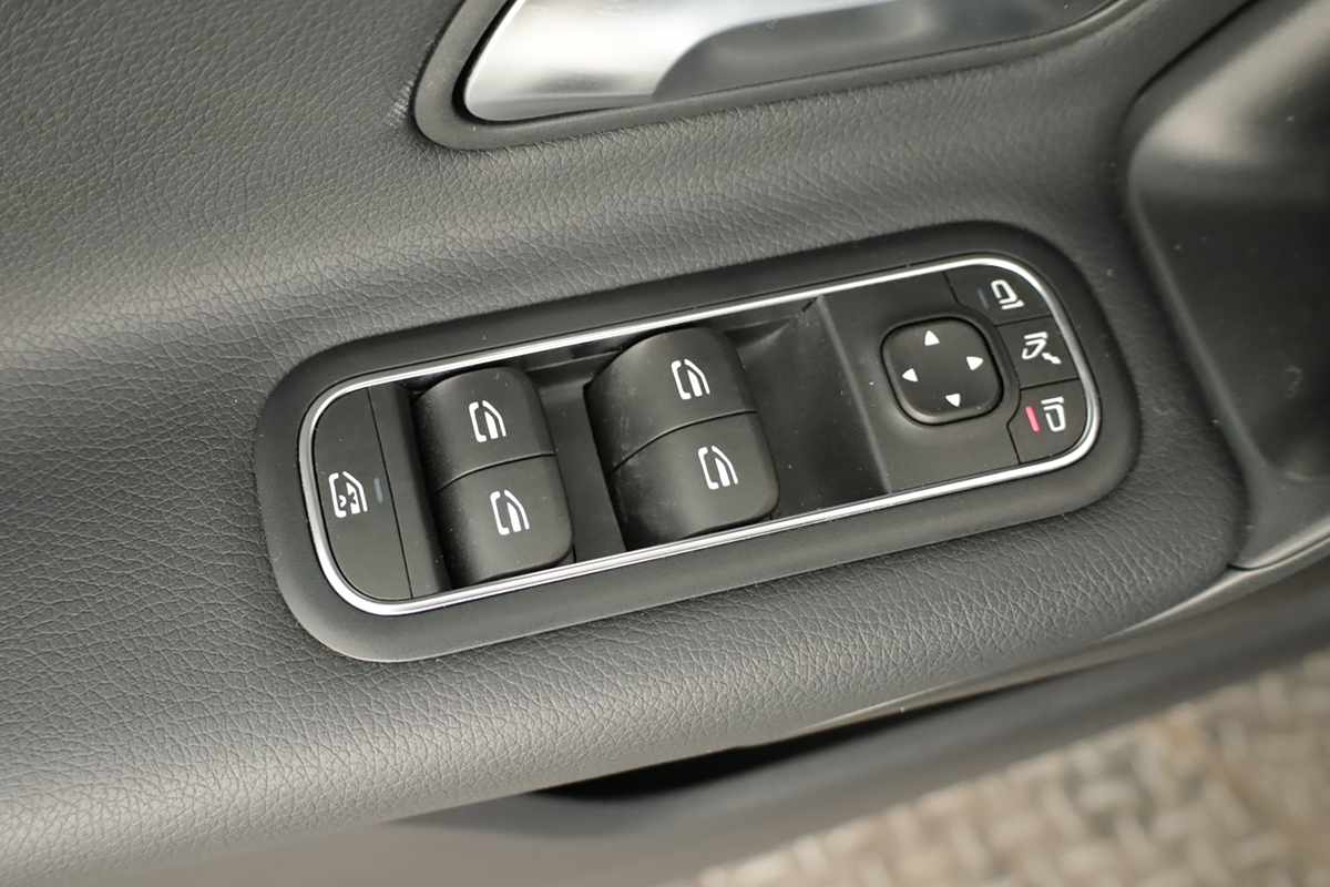 mercedes-benz-classe-a-2025-gasolina-1332cc