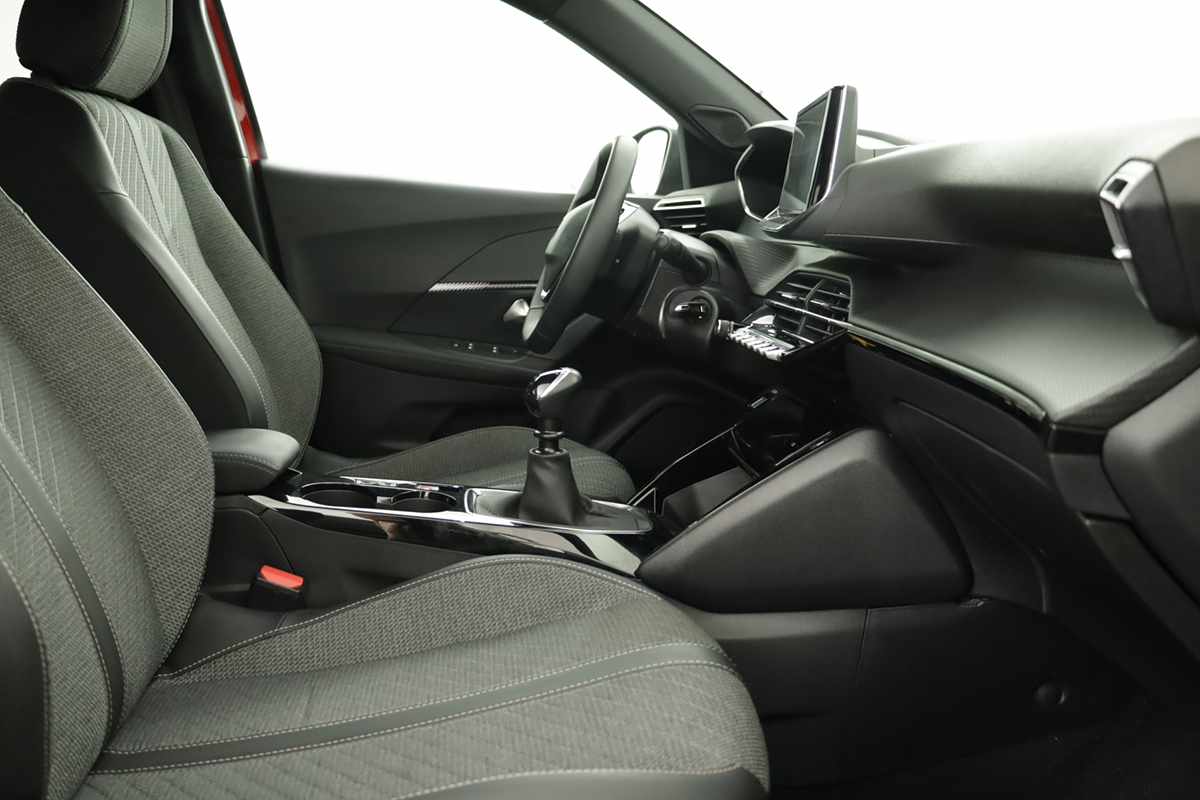 peugeot-2008-2024-gasolina-1199cc