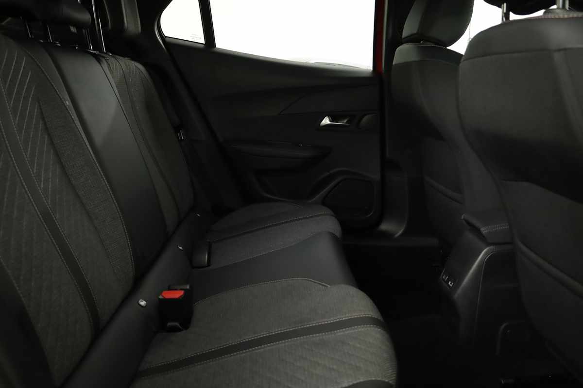 peugeot-2008-2024-gasolina-1199cc