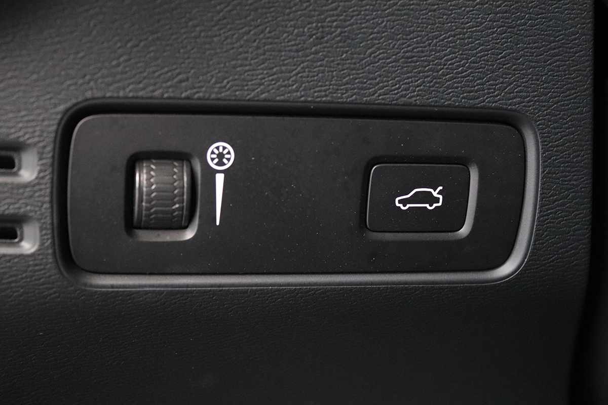volvo-xc40-2024-gasolina-1477cc
