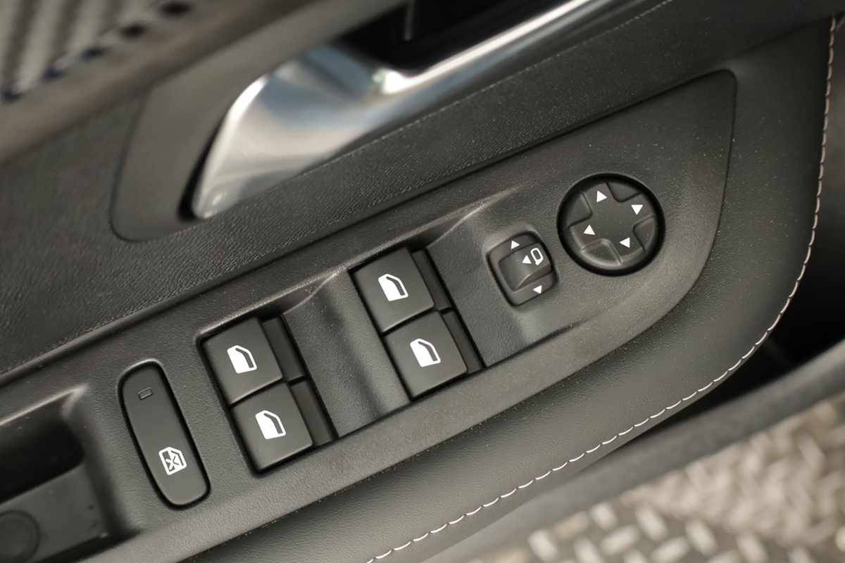 peugeot-208-2026-gasolina-1199cc