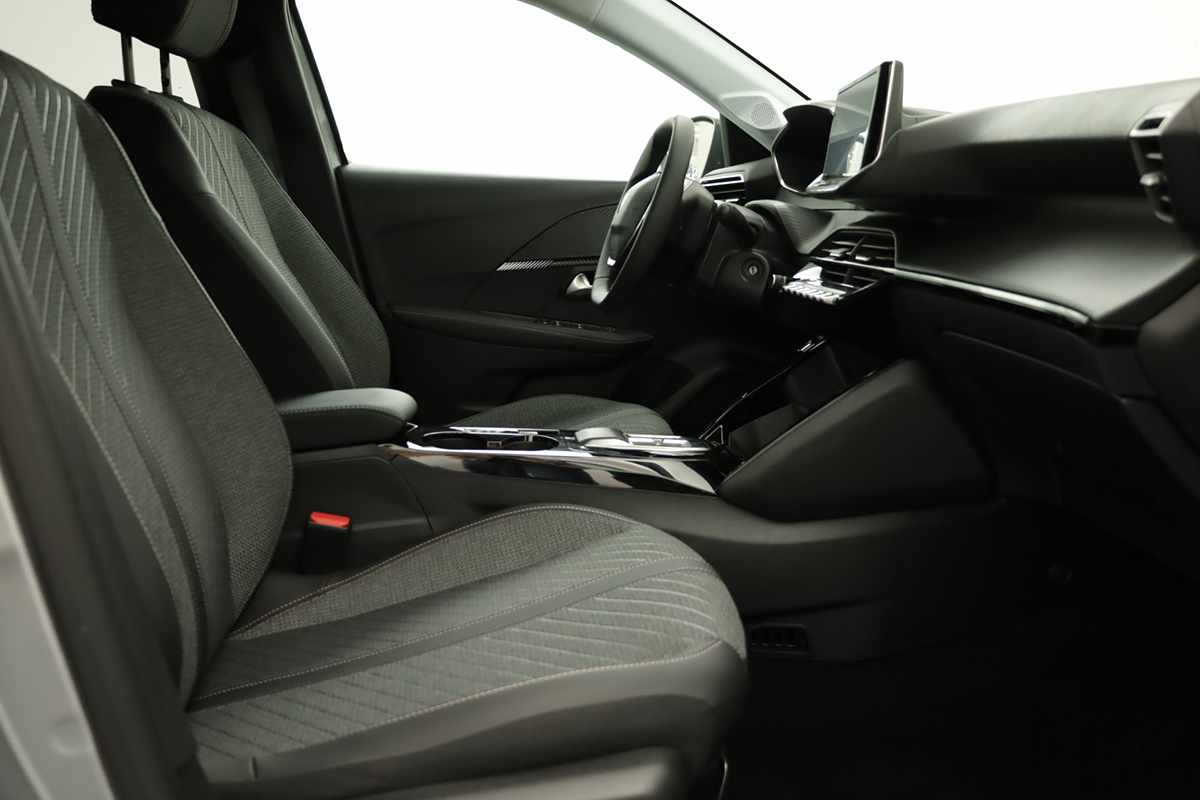 peugeot-208-2026-gasolina-1199cc