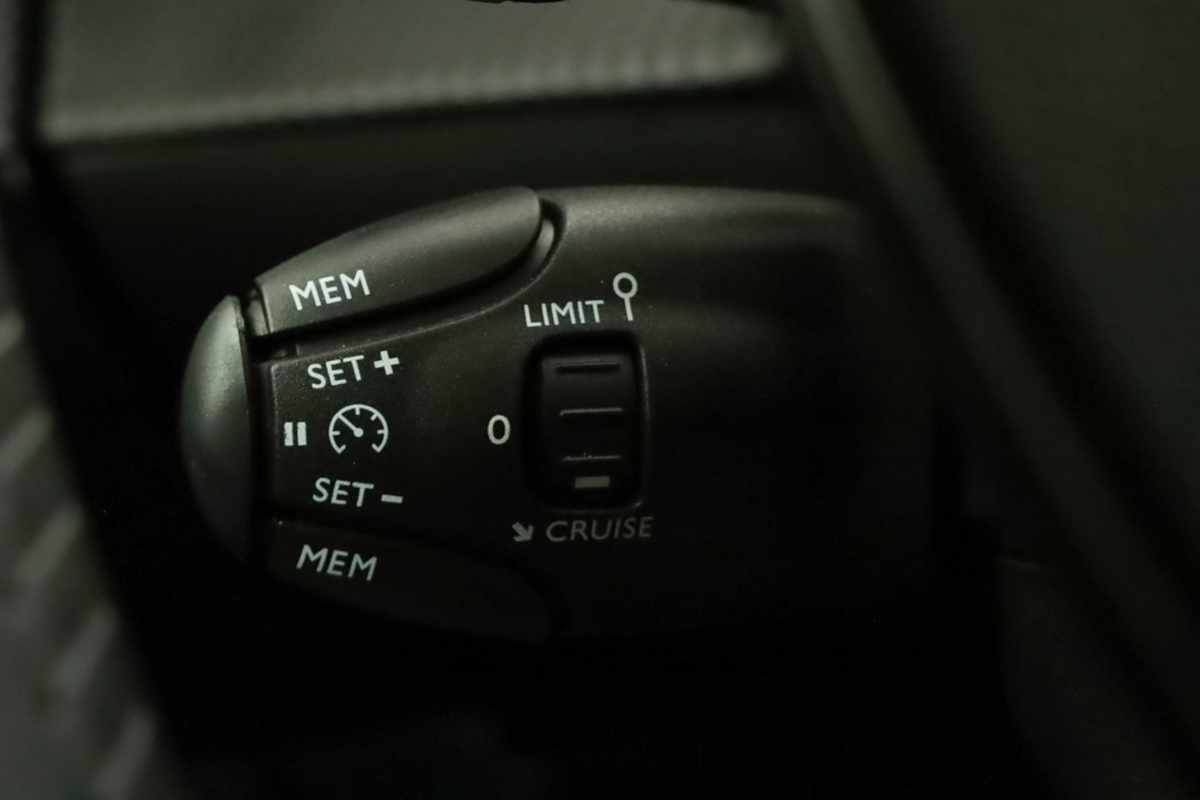 peugeot-208-2025-gasolina-1199cc