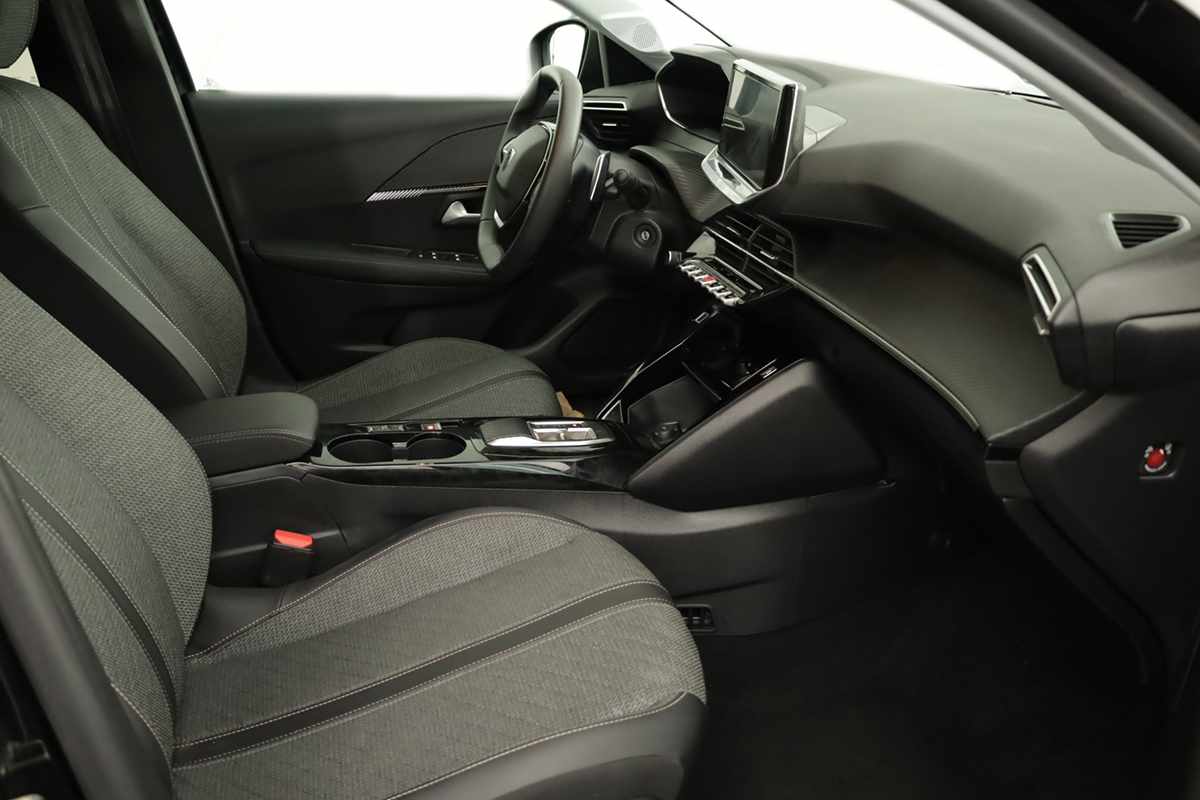 peugeot-208-2025-gasolina-1199cc
