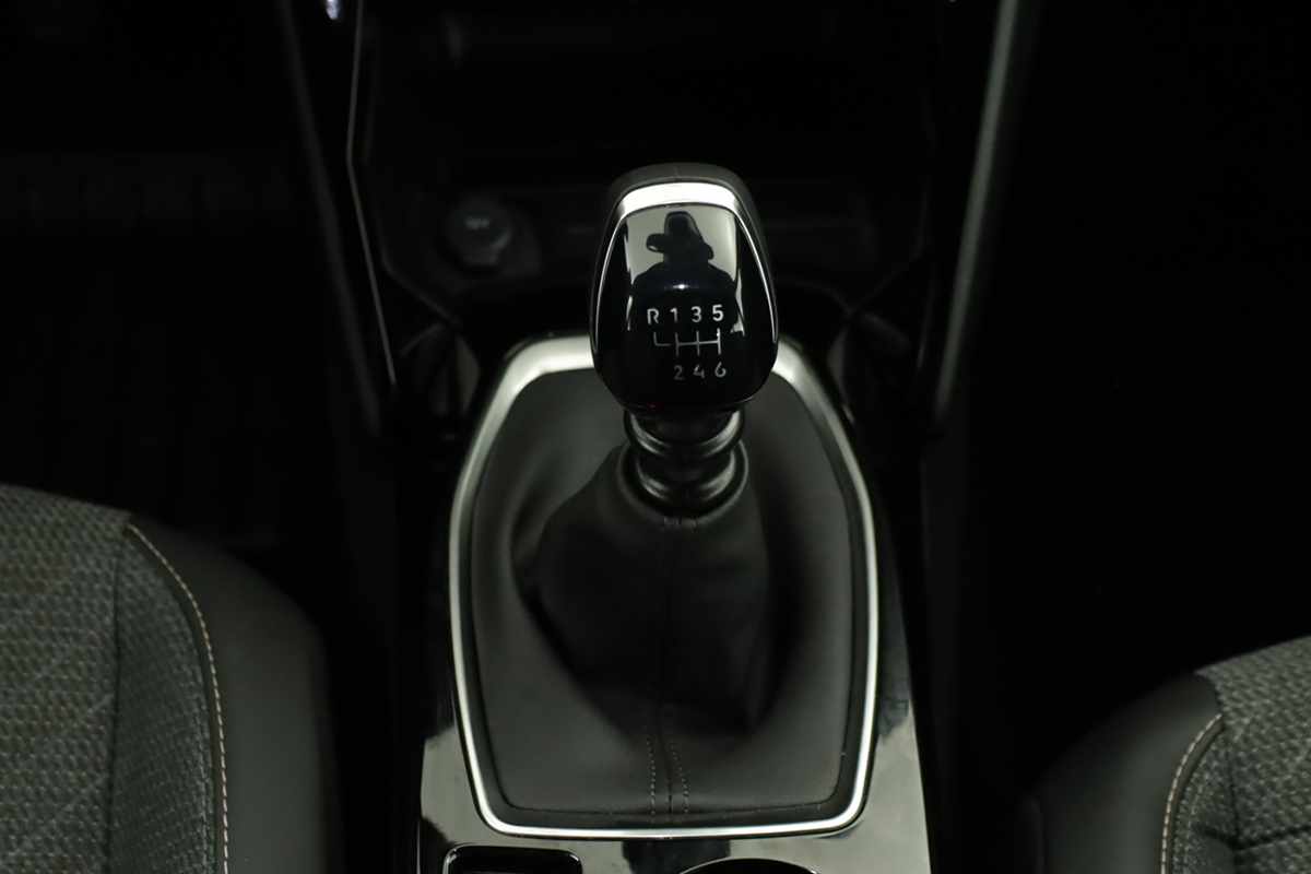 peugeot-2008-2024-gasolina-1199cc