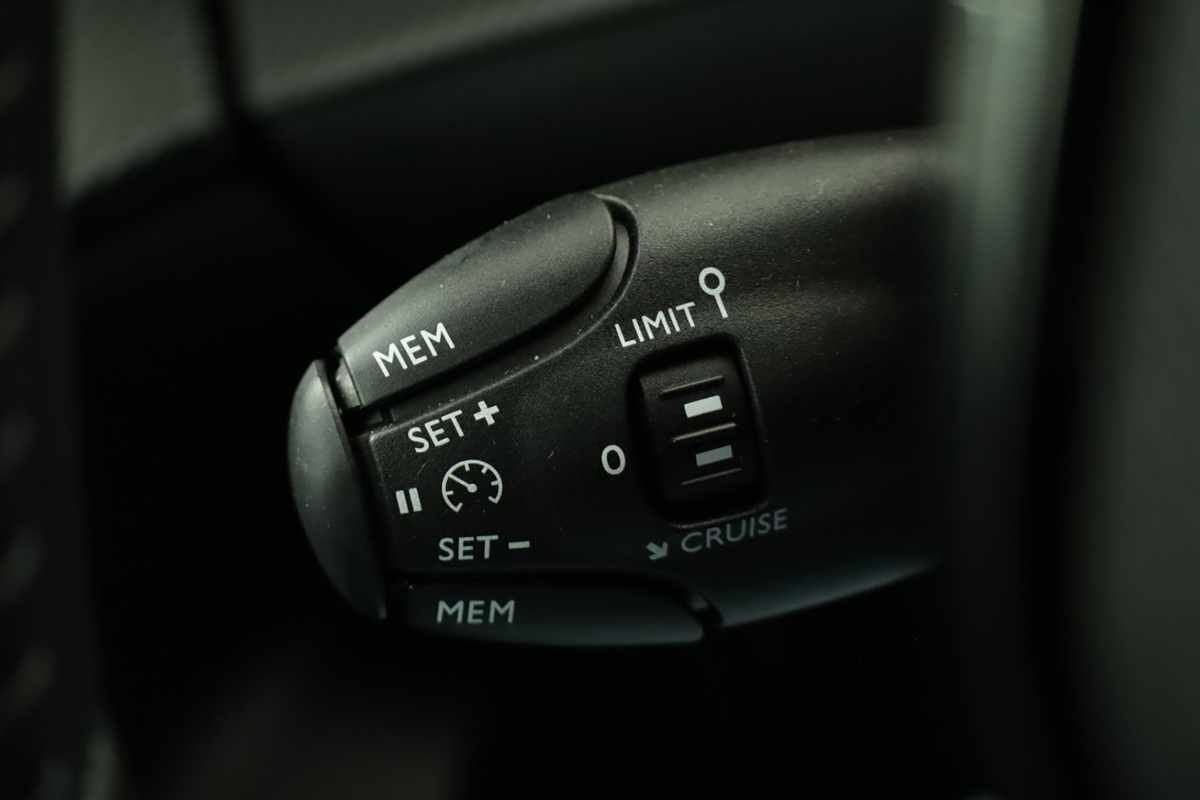 peugeot-2008-2024-gasolina-1199cc