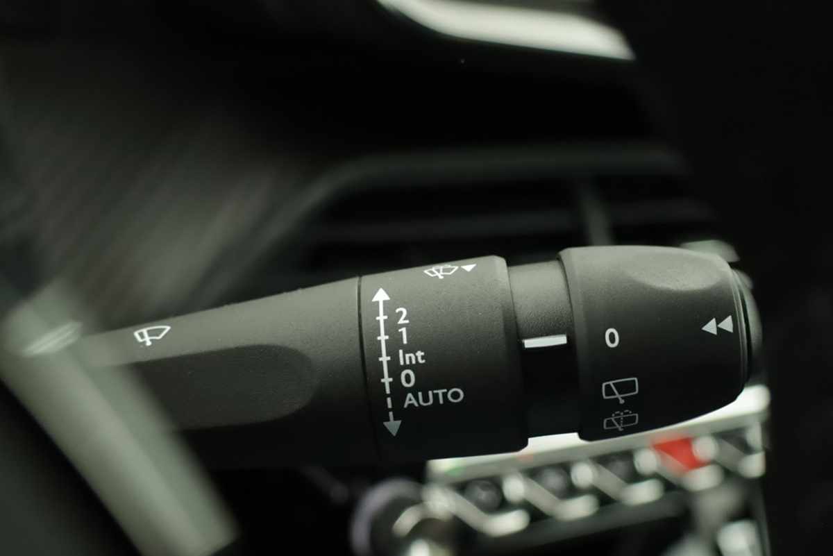 peugeot-2008-2024-gasolina-1199cc