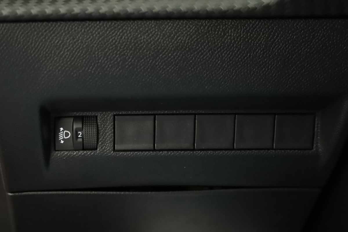 peugeot-2008-2024-gasolina-1199cc