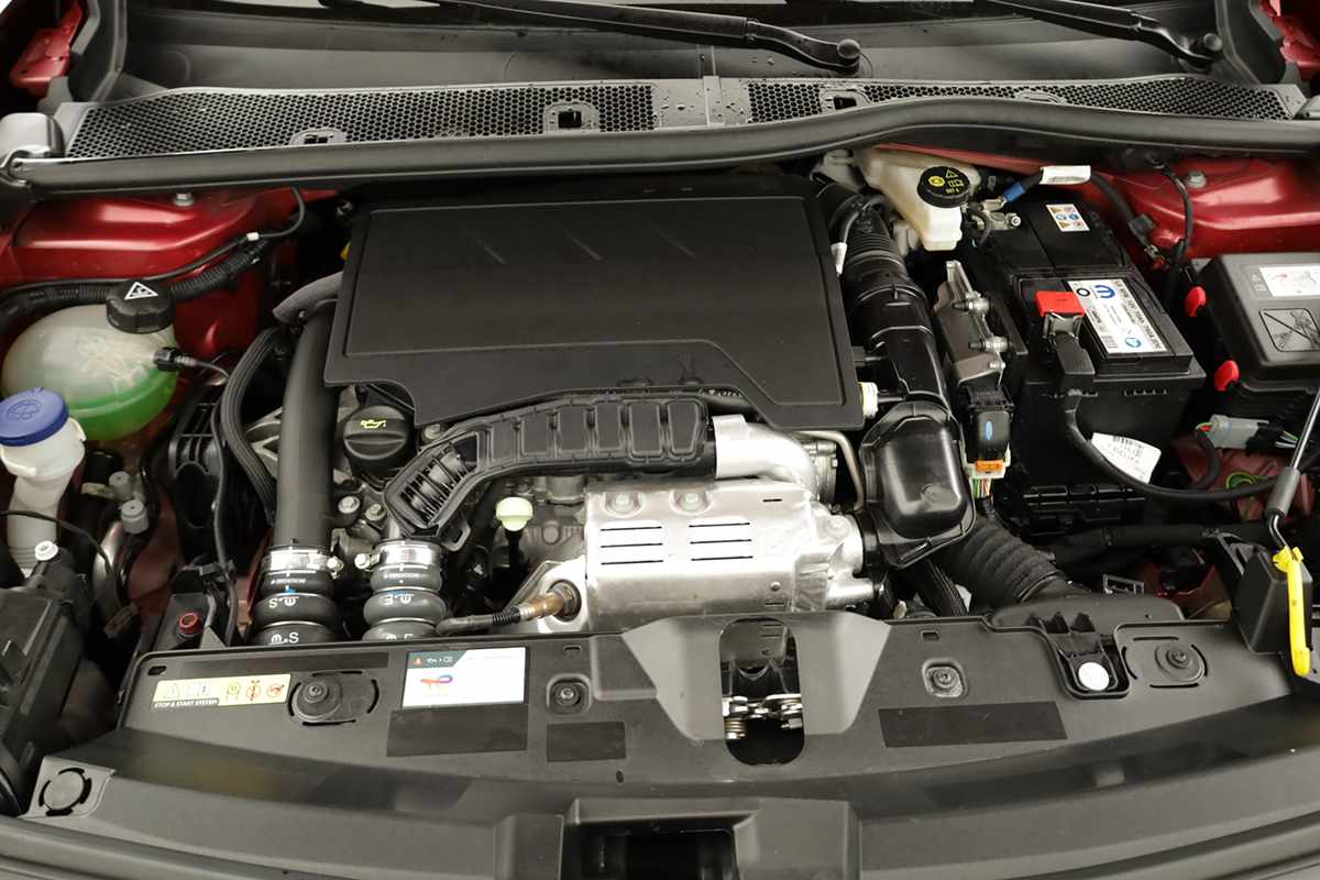peugeot-2008-2024-gasolina-1199cc