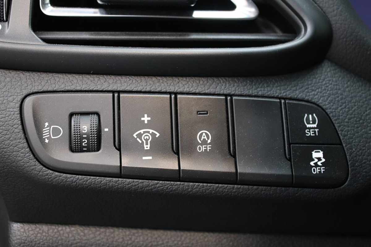 hyundai-i30-2025-gasolina-998cc