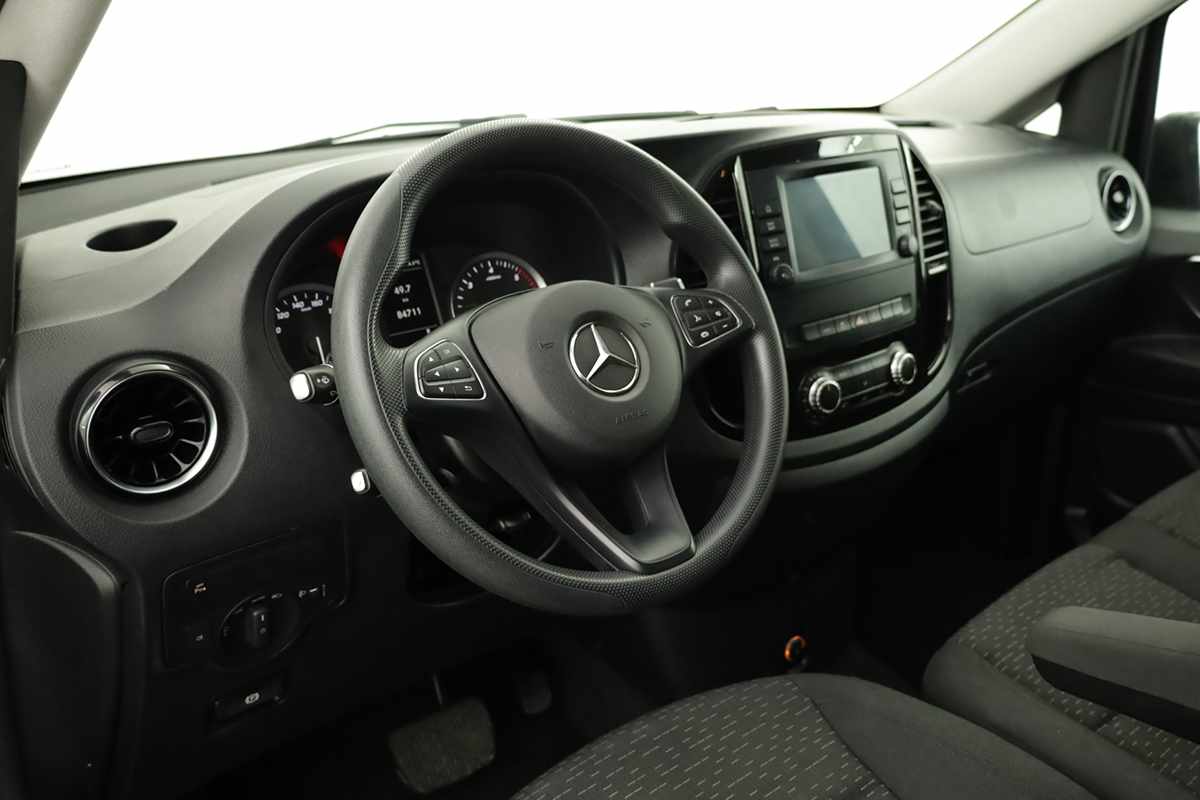 mercedes-benz-vito-tourer-2023-diesel-1950cc