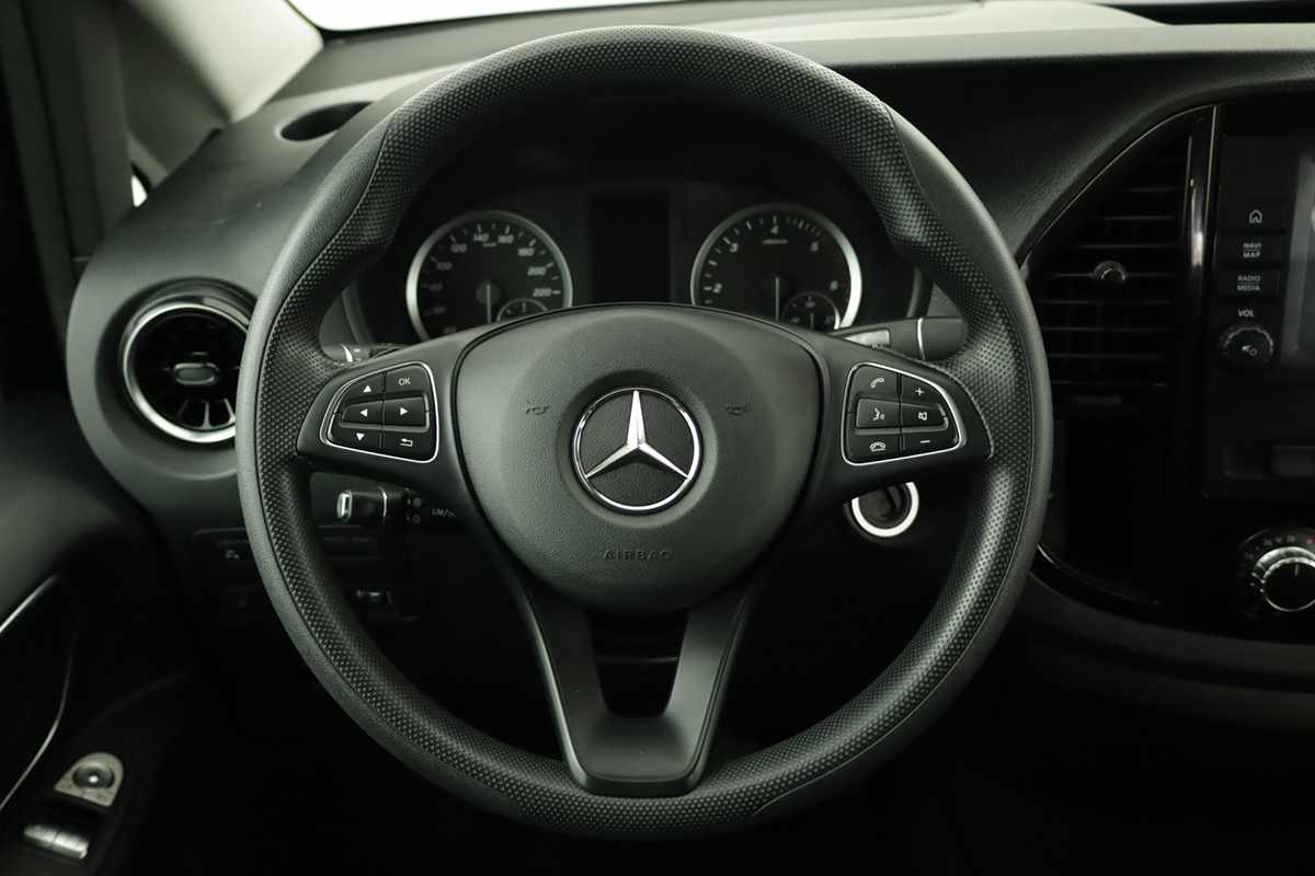 mercedes-benz-vito-tourer-2023-diesel-1950cc