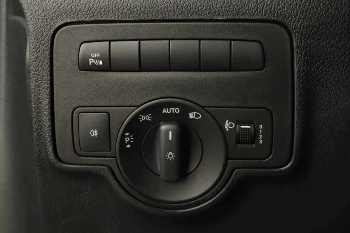 mercedes-benz-vito-tourer-2023-diesel-1950cc