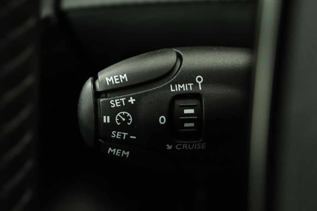 peugeot-208-2025-gasolina-1199cc