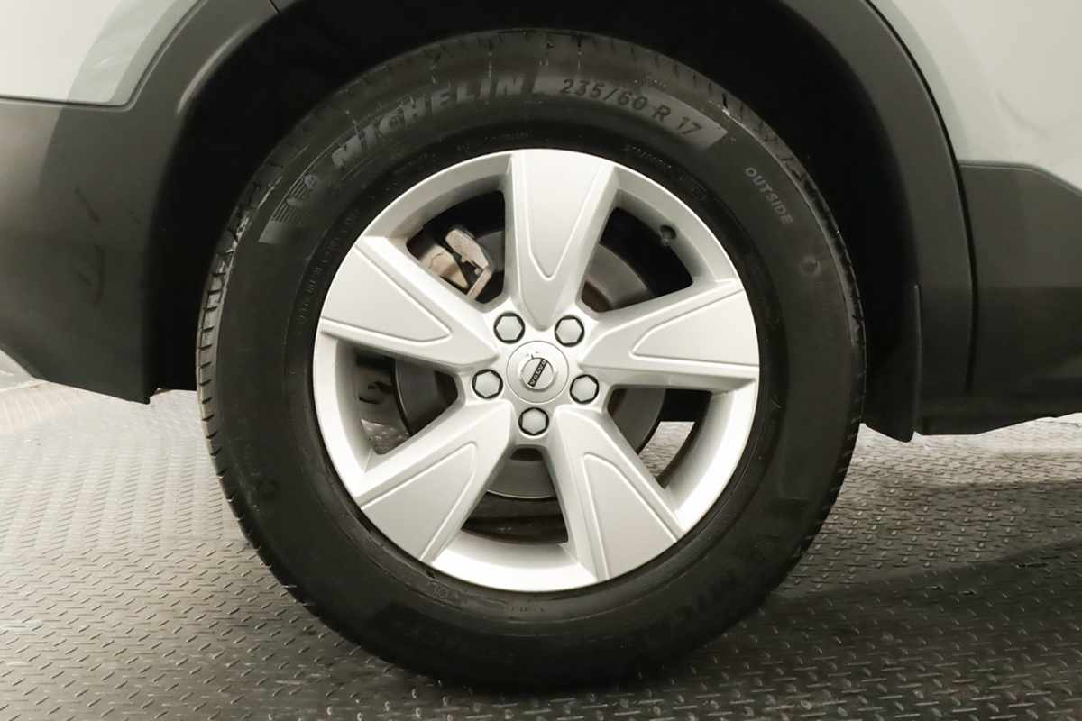 volvo-xc40-2025-gasolina-1969cc