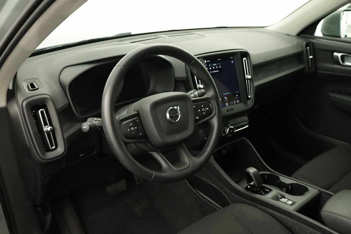 volvo-xc40-2025-gasolina-1969cc