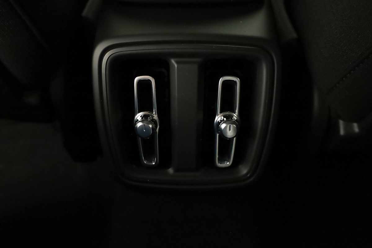 volvo-xc40-2025-gasolina-1969cc