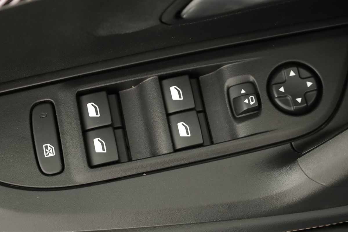 peugeot-2008-2025-gasolina-1199cc