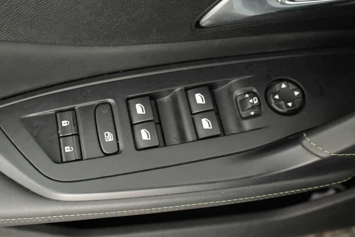 peugeot-308-2024-gasolina-1199cc