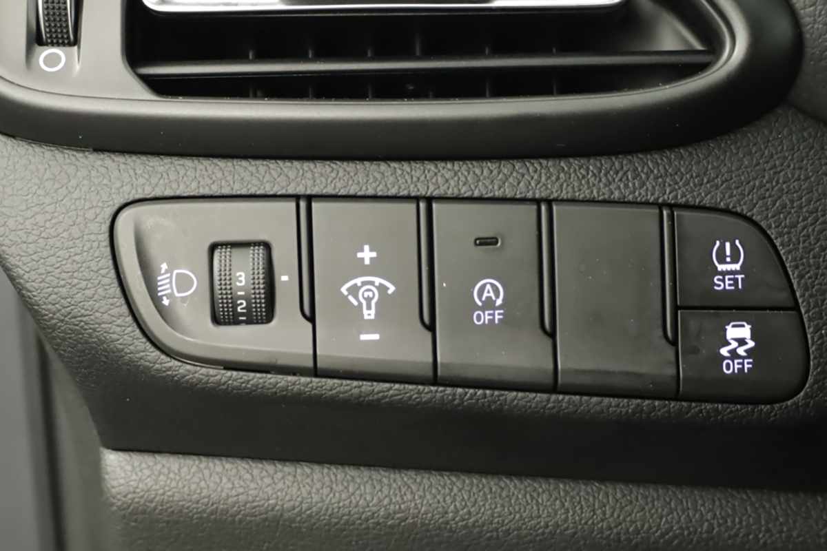 hyundai-i30-2024-gasolina-998cc