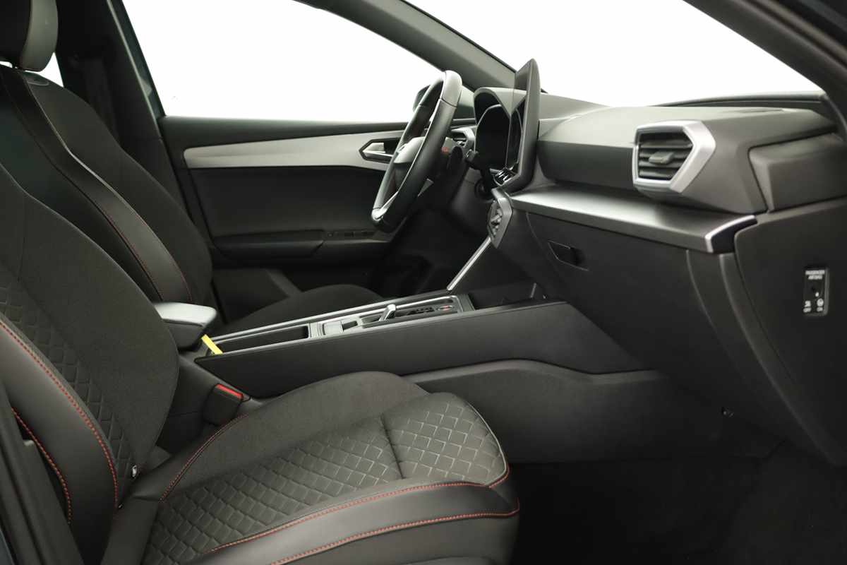 seat-leon-st-2025-hibrido-a-gasolina-1498cc
