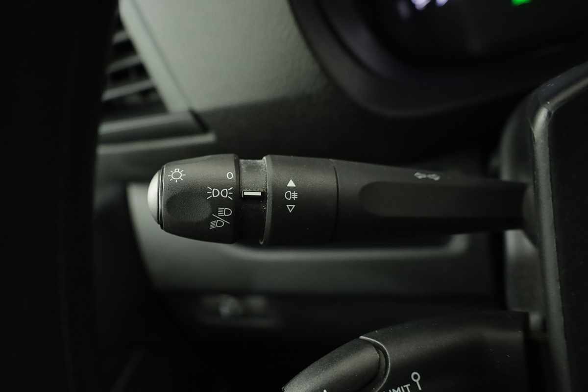 peugeot-expert-2023-diesel-1499cc