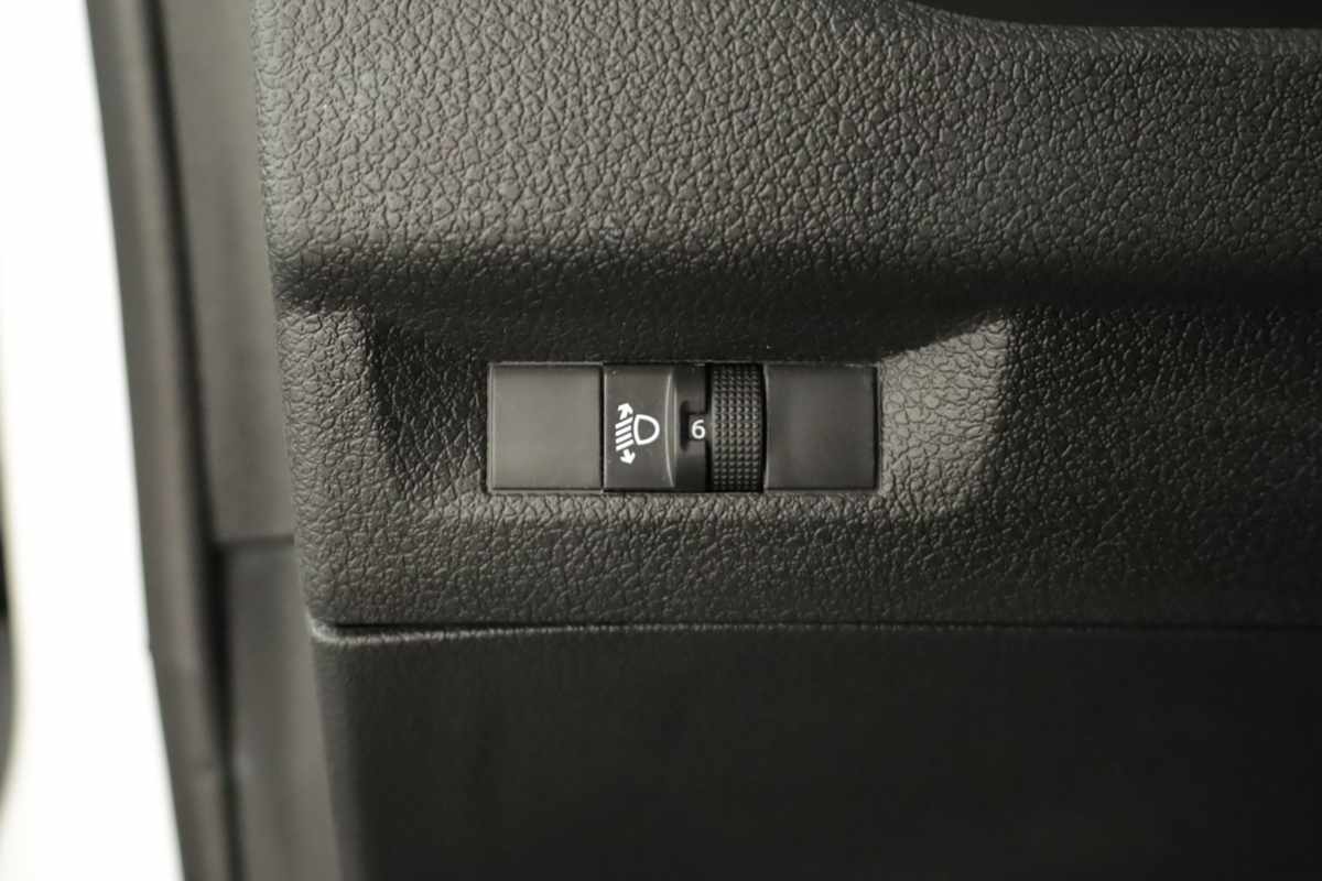 peugeot-expert-2023-diesel-1499cc