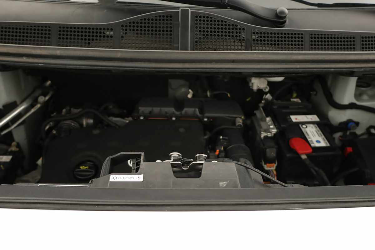 peugeot-expert-2023-diesel-1499cc