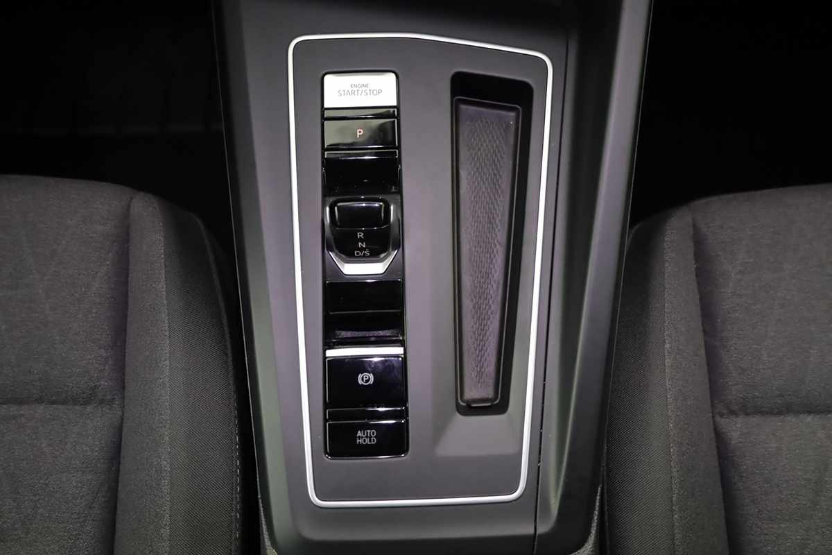 volkswagen-golf-2025-hibrido-a-gasolina-1498cc
