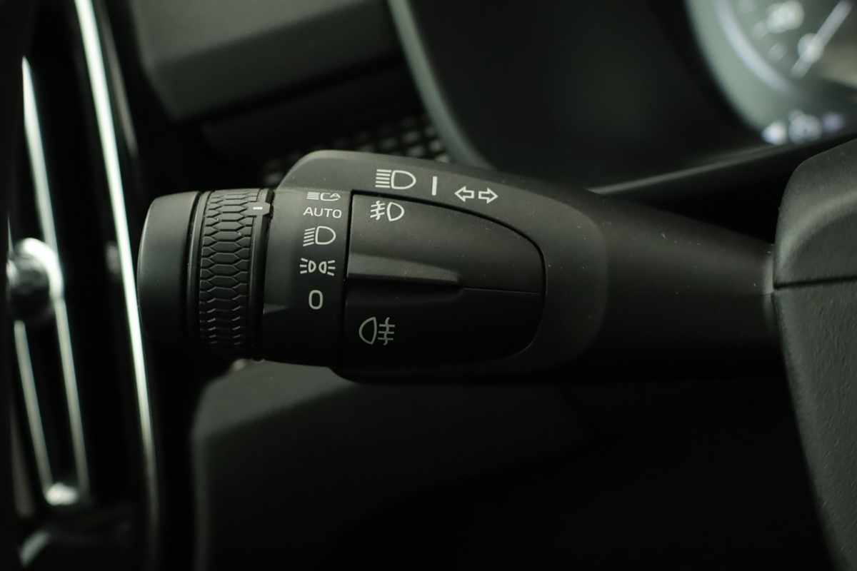 volvo-xc40-2024-gasolina-1477cc