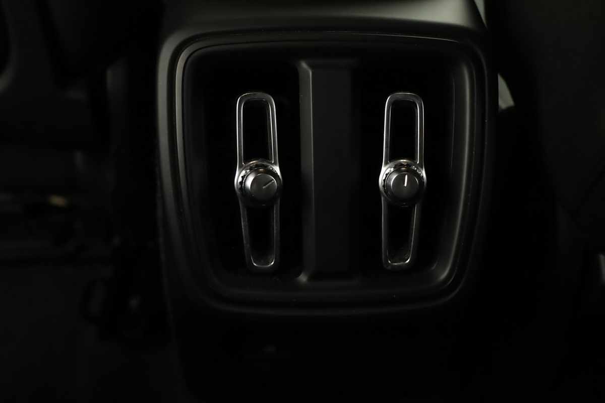 volvo-xc40-2024-gasolina-1477cc