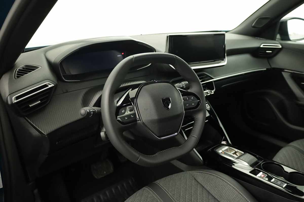 peugeot-e-2008-2025-eletrico-0cc