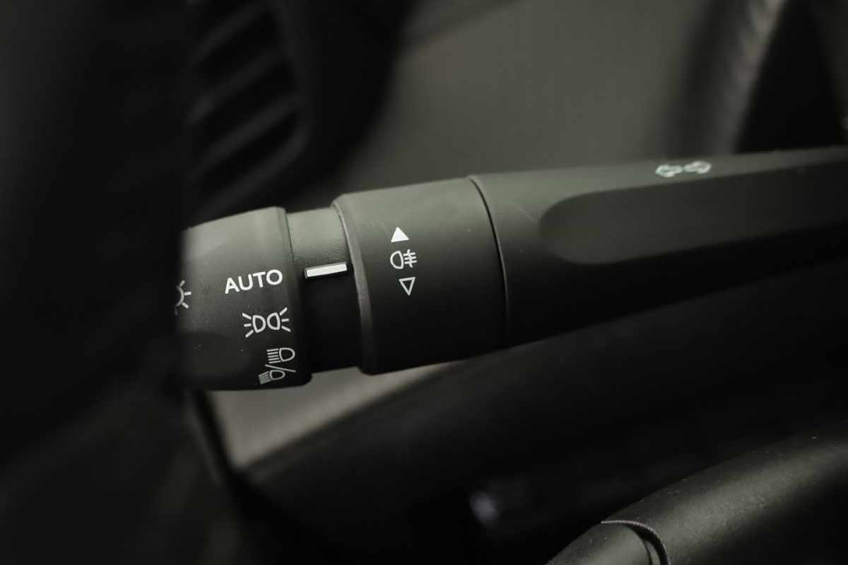 peugeot-e-2008-2025-eletrico-0cc