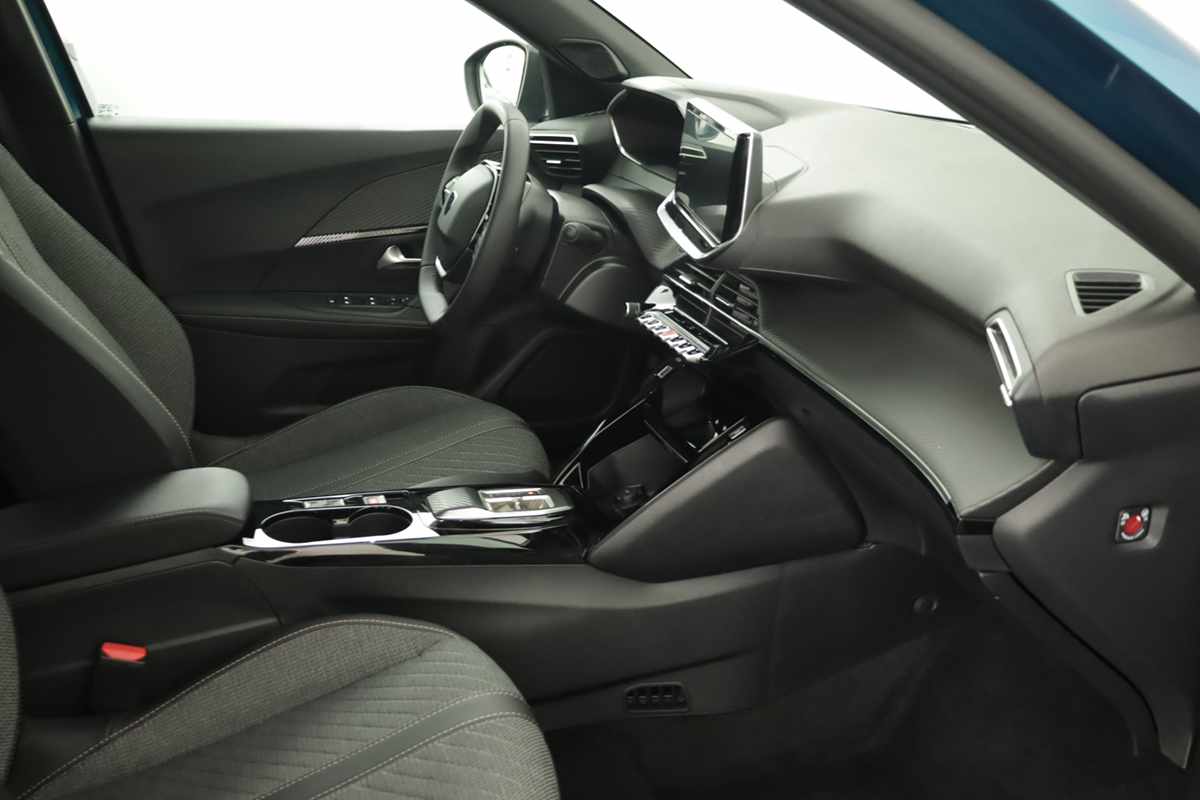 peugeot-e-2008-2025-eletrico-0cc